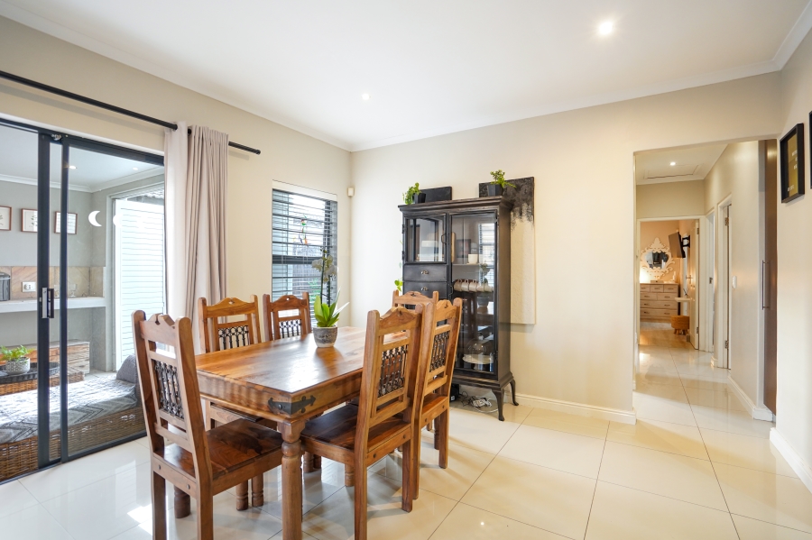 3 Bedroom Property for Sale in Parklands North Western Cape